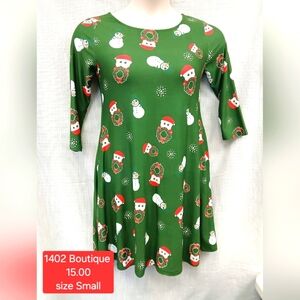1402 boutique womens Christmas dress. Size small